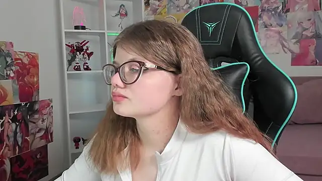 Snapshot of ChloeHalses chatting on February 4, 2026, 8:03 pm ChloeHalses online show from February 4, 2026, 8:03 pm