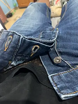 youngsterSA223 online show from March 4, 2026, 3:29 pm