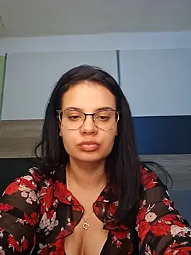 Karolina Velvet online show from February 5, 2026, 12:32 pm