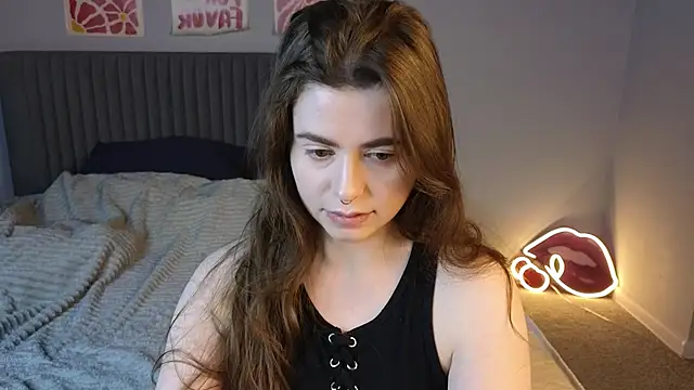 LovingWhisperr online show from March 5, 2026, 1:23 am