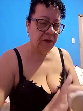 Snapshot of Luach chatting on February 9, 2026, 8:57 pm Luach online show from February 9, 2026, 8:57 pm