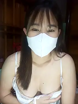 Yui-Ch1682 online show from March 12, 2026, 11:22 pm