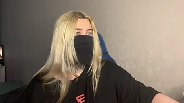 UnaXyling online show from February 17, 2026, 9:28 am