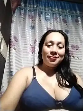 Snapshot of May_Bombs chatting on February 9, 2026, 11:25 am May Bombs online show from February 9, 2026, 11:25 am