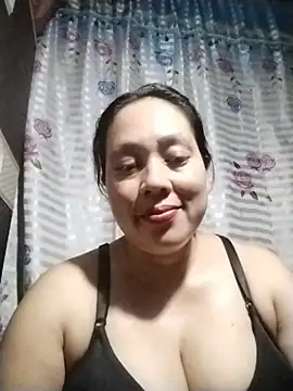 Snapshot of May_Bombs chatting on February 13, 2026, 12:56 pm May Bombs online show from February 13, 2026, 12:56 pm