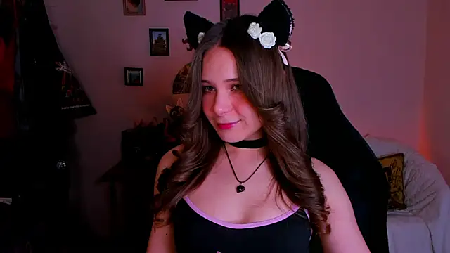 Snapshot of LanaLovely chatting on May 27, 2026, 6:32 am LanaLovely online show from May 27, 2026, 6:32 am