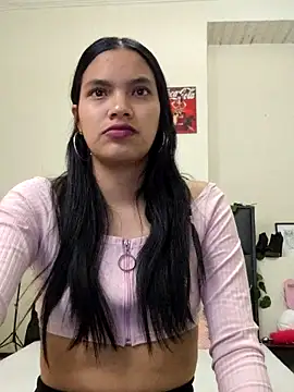 Snapshot of Julieta_Parker chatting on February 5, 2026, 2:43 pm Julieta Parker online show from February 5, 2026, 2:43 pm