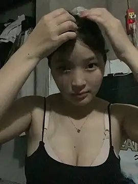 Snapshot of Suzu_xx01 chatting on March 26, 2026, 4:34 pm Suzu xx01 online show from March 26, 2026, 4:34 pm