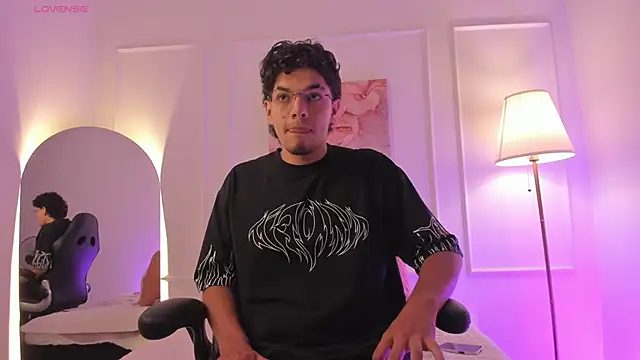 Snapshot of Axel_Creed chatting on February 22, 2026, 2:45 am Axel Creed online show from February 22, 2026, 2:45 am