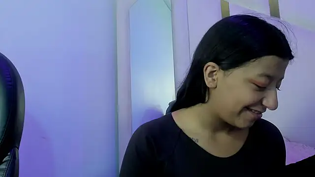 Snapshot of Vaneline2 chatting on April 22, 2026, 1:23 pm Vaneline2 online show from April 22, 2026, 1:23 pm