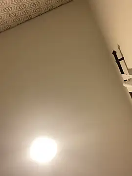 Mia rivers   online show from April 15, 2026, 7:21 pm