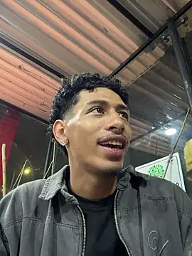 Snapshot of Leon_Creed chatting on February 23, 2026, 12:52 am Leon Creed online show from February 23, 2026, 12:52 am