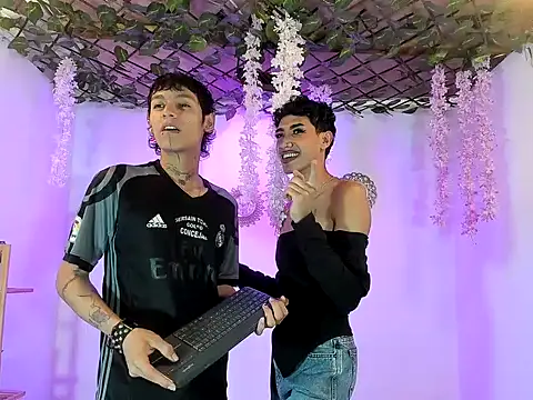 Snover hot2006 online show from March 8, 2026, 10:13 pm