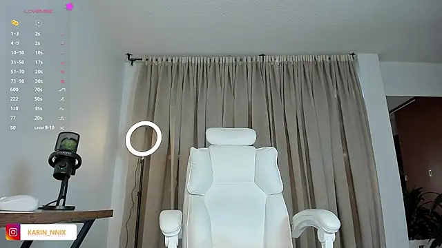 Snapshot of karinnixx chatting on February 28, 2026, 9:49 pm karinnixx online show from February 28, 2026, 9:49 pm