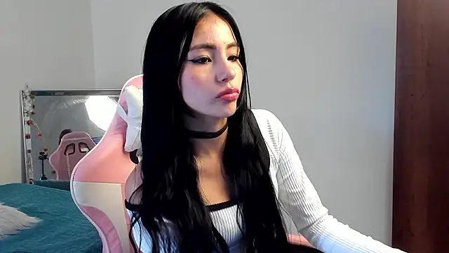 Chloe Miller 2 online show from March 10, 2026, 7:19 pm