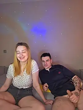 Snapshot of ToxyFoxyy chatting on February 9, 2026, 1:37 pm ToxyFoxyy online show from February 9, 2026, 1:37 pm