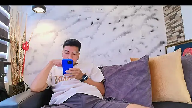 Snapshot of Max_Hornye chatting on February 26, 2026, 6:40 pm Max Hornye online show from February 26, 2026, 6:40 pm