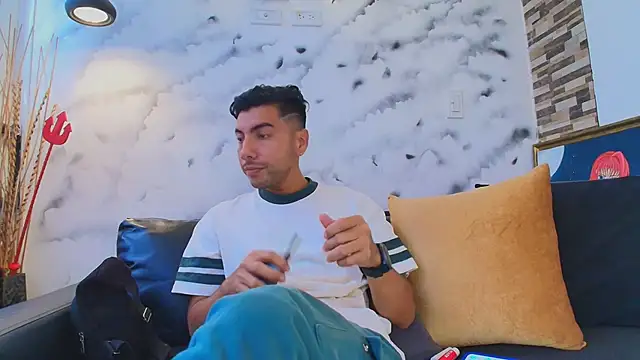 Max Hornye online show from March 21, 2026, 6:44 pm