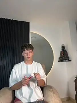 Snapshot of ARON_LUXX chatting on February 7, 2026, 3:10 am ARON LUXX online show from February 7, 2026, 3:10 am