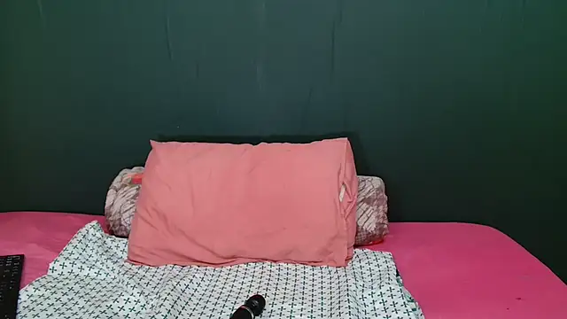 Snapshot of Freaky_CardiXX chatting on February 19, 2026, 8:38 pm Freaky CardiXX online show from February 19, 2026, 8:38 pm