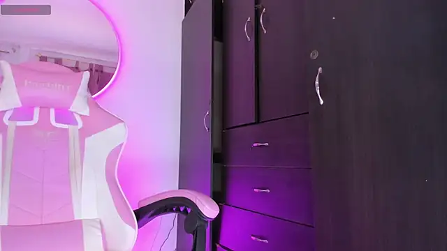 isabellalovestory online show from April 8, 2026, 7:08 am