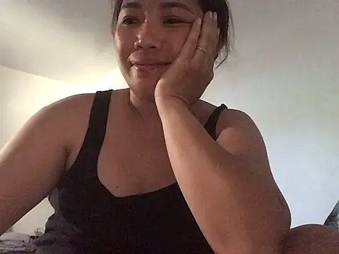 lady candy85 online show from April 7, 2026, 8:15 am