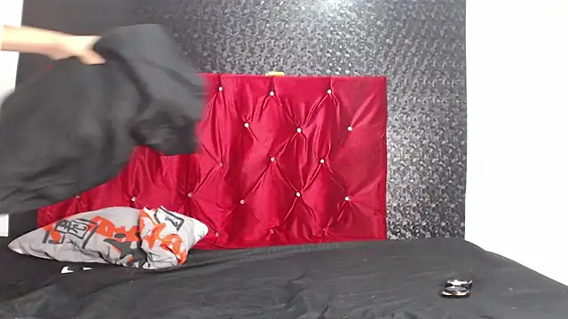 Extreme couple7777 online show from March 7, 2026, 3:47 am