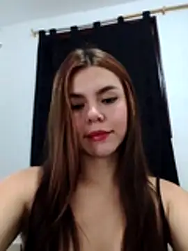 Snapshot of EmiNavarro chatting on July 2, 2026, 3:23 am EmiNavarro online show from July 2, 2026, 3:23 am