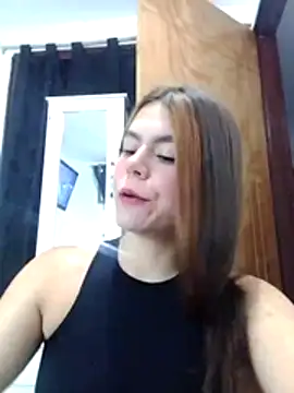 Snapshot of EmiNavarro chatting on August 2, 2026, 11:03 pm EmiNavarro online show from August 2, 2026, 11:03 pm