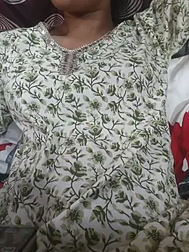 Snapshot of komalsharma99 chatting on May 31, 2026, 11:17 am komalsharma99 online show from May 31, 2026, 11:17 am