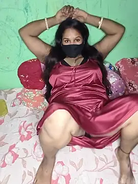 Snapshot of V-Hot-Suity chatting on July 14, 2026, 6:29 am V-Hot-Suity online show from July 14, 2026, 6:29 am
