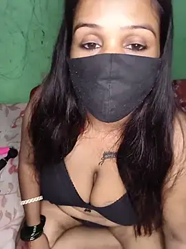Snapshot of V-Hot-Suity chatting on July 20, 2026, 6:38 am V-Hot-Suity online show from July 20, 2026, 6:38 am