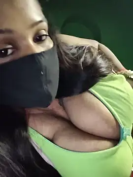 Snapshot of V-Hot-Suity chatting on July 28, 2026, 11:04 pm V-Hot-Suity online show from July 28, 2026, 11:04 pm