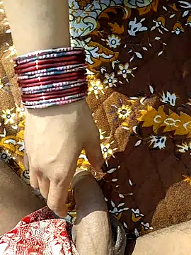 Snapshot of x_couple2 chatting on February 17, 2026, 9:17 am x couple2 online show from February 17, 2026, 9:17 am