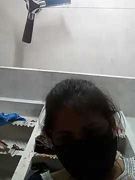 Snapshot of Kaveri_011 chatting on February 24, 2026, 10:35 am Kaveri 011 online show from February 24, 2026, 10:35 am