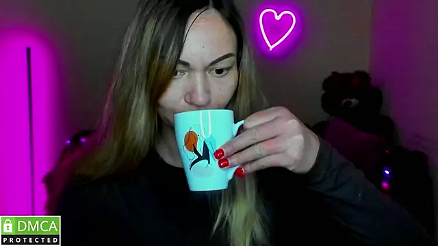 Snapshot of BlondMikey22 chatting on February 24, 2026, 12:25 pm BlondMikey22 online show from February 24, 2026, 12:25 pm