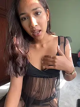 lyla luv online show from February 20, 2026, 9:10 am