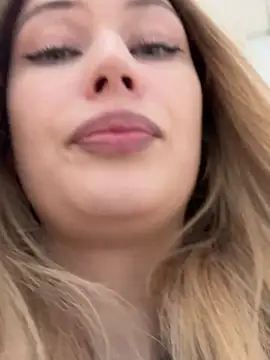 blonde exe online show from February 17, 2026, 3:29 pm