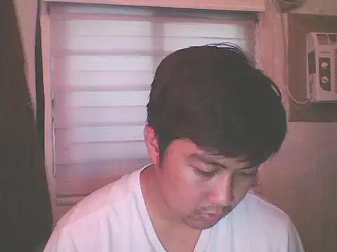 Snapshot of mattyXthridy chatting on April 4, 2026, 4:11 am mattyXthridy online show from April 4, 2026, 4:11 am