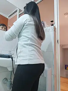 Lyonette reading1 online show from March 11, 2026, 2:12 pm