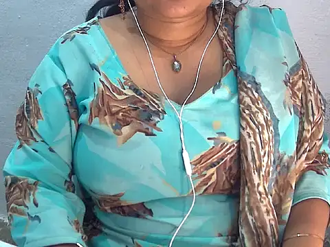 Snapshot of Saniya_K2 chatting on July 13, 2026, 4:21 pm Saniya K2 online show from July 13, 2026, 4:21 pm