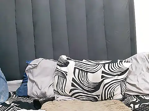 Snapshot of Ladyxx21 chatting on February 9, 2026, 10:41 am Ladyxx21 online show from February 9, 2026, 10:41 am