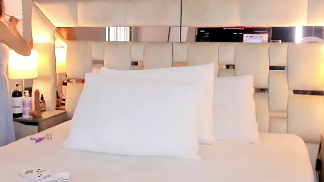 EloiseClairmont online show from March 13, 2026, 7:53 pm