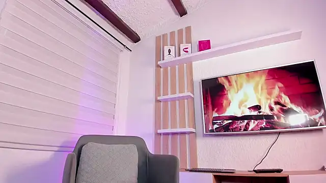 EloiseClairmont online show from March 26, 2026, 6:02 pm