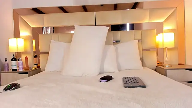 EloiseClairmont online show from April 13, 2026, 7:19 pm