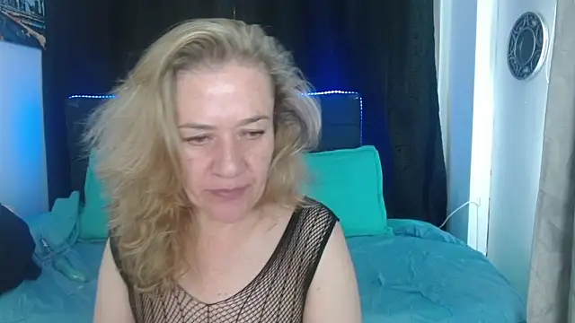 Snapshot of andreea_xx chatting on February 13, 2026, 1:51 pm andreea xx online show from February 13, 2026, 1:51 pm