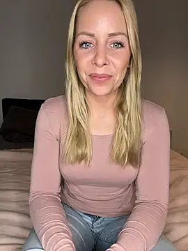 emily-becker22 online show from March 19, 2026, 5:28 pm