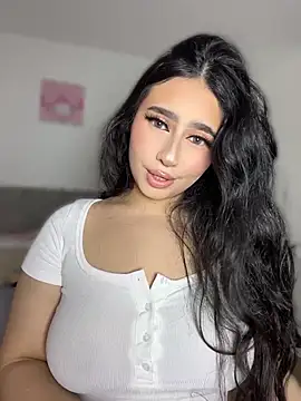 Sofiia Vegaa online show from June 17, 2026, 3:42 am