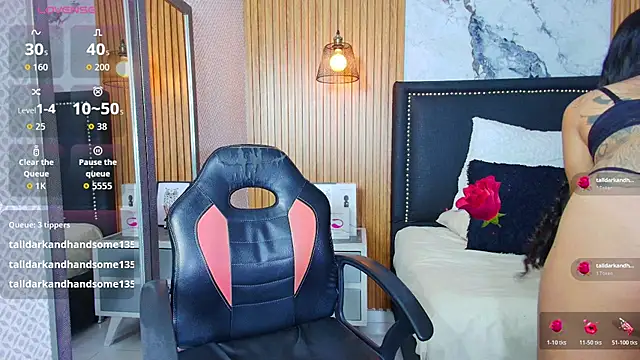 Snapshot of lizza_oss chatting on February 11, 2026, 12:10 pm lizza oss online show from February 11, 2026, 12:10 pm