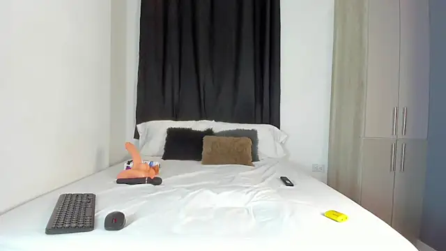 AriSweet  online show from March 20, 2026, 2:49 am